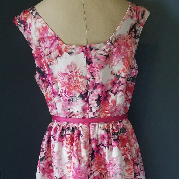 Eliza J floral A line dress with belt - Picture 7 of 7